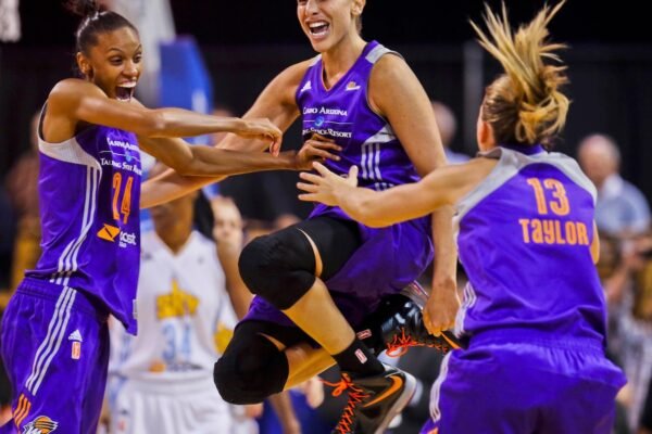 Diana Taurasi del Phoenix Mercury retires after 20 seasons from the WNBA, 3 titles and 6 Olympic gold