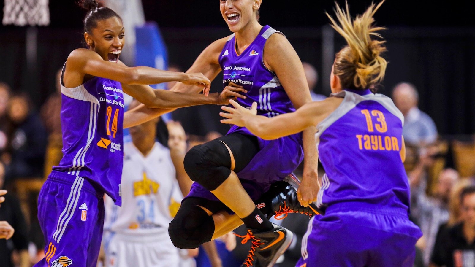 Diana Taurasi del Phoenix Mercury retires after 20 seasons from the WNBA, 3 titles and 6 Olympic gold