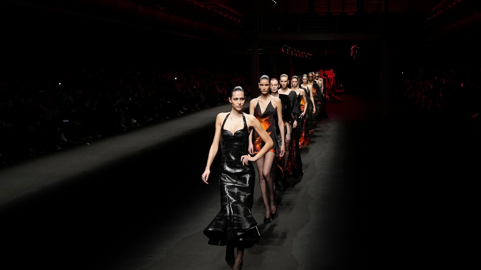 Roberto Cavalli turns on the Milan catwalk with burning creations inspired by the old Pompeii