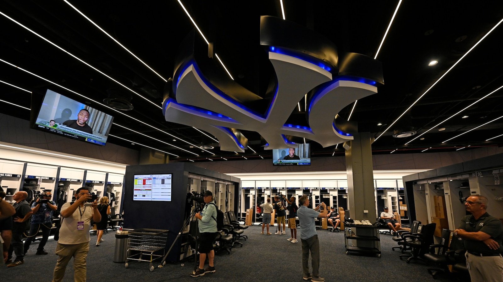 A look at the 120 -hour image change from Tampa Bay Rays of the Steinbrenner Field of the Yankees