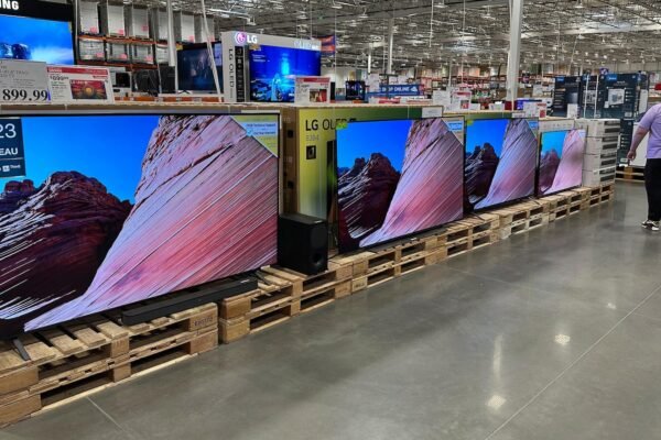 American buyers modestly increased spending last month as concerns about the economy increase