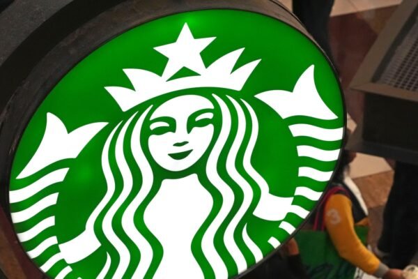 California man earns $ 50 million in demand on Starbucks tea burns