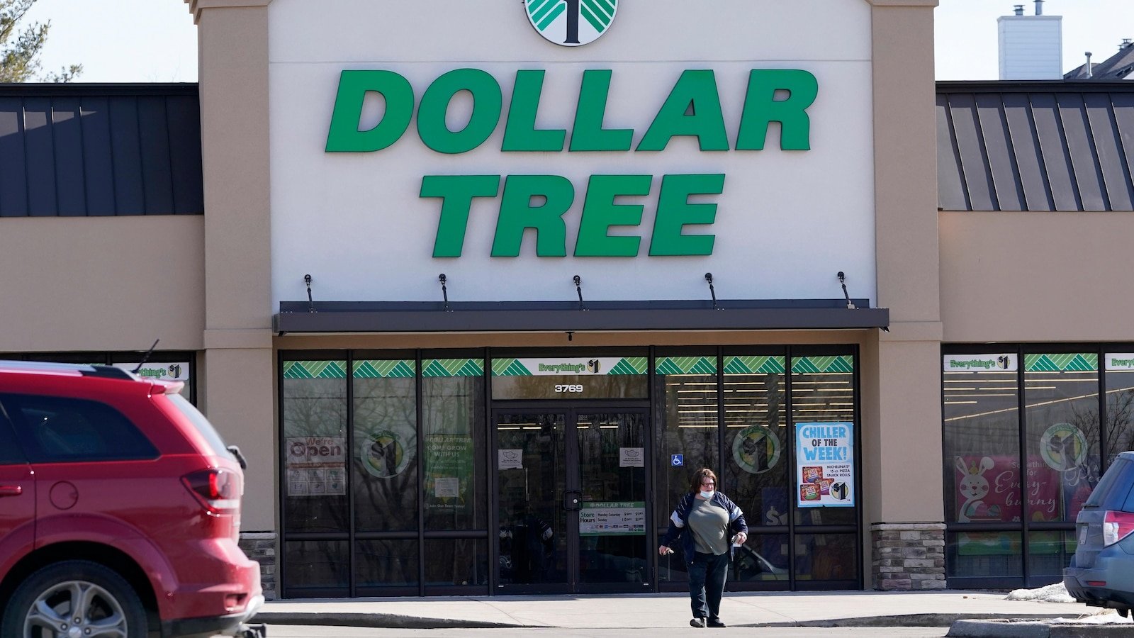 Dollar Tree sells a family dollar to private capital companies after a decade