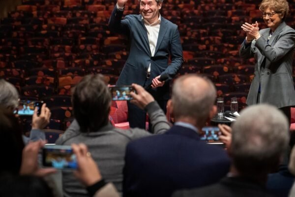 Dudamel wants to lead the 'Die Walküre' concert performances in the Los Angeles Final Philharmonic season