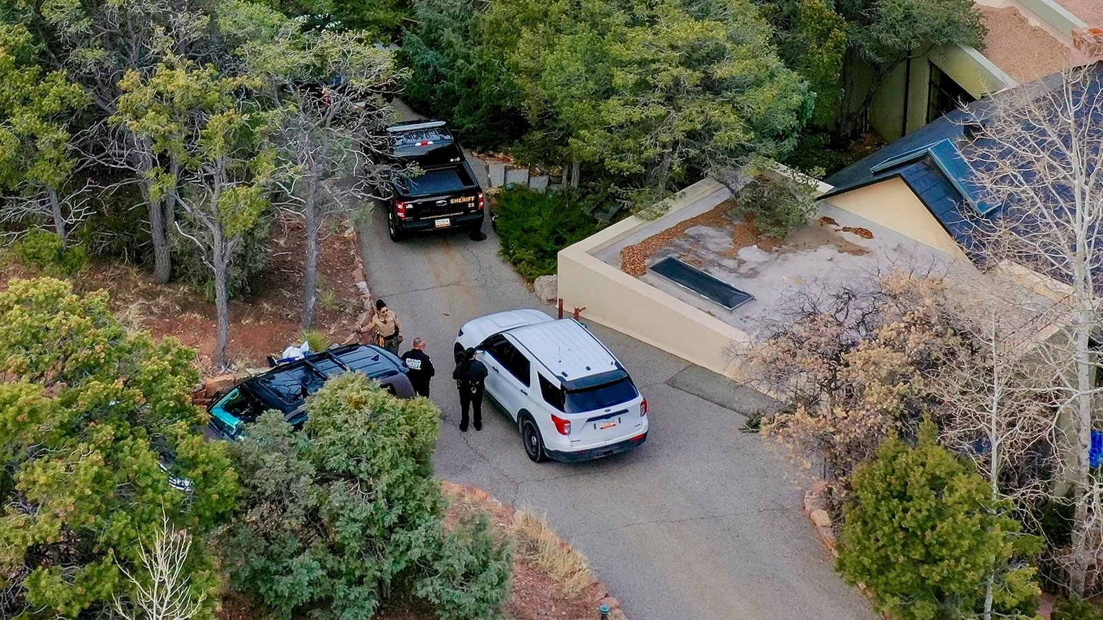 Gene hackman and his wife prove negative for carbon monoxide after mysteriously found dead