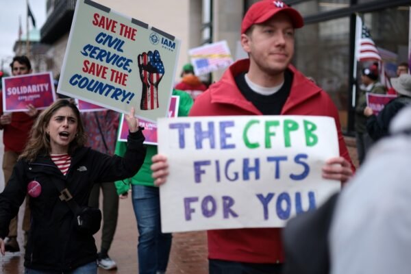 Judge blocks the dismantling of the Office of Financial Protection of the Consumer, orders the restored employees