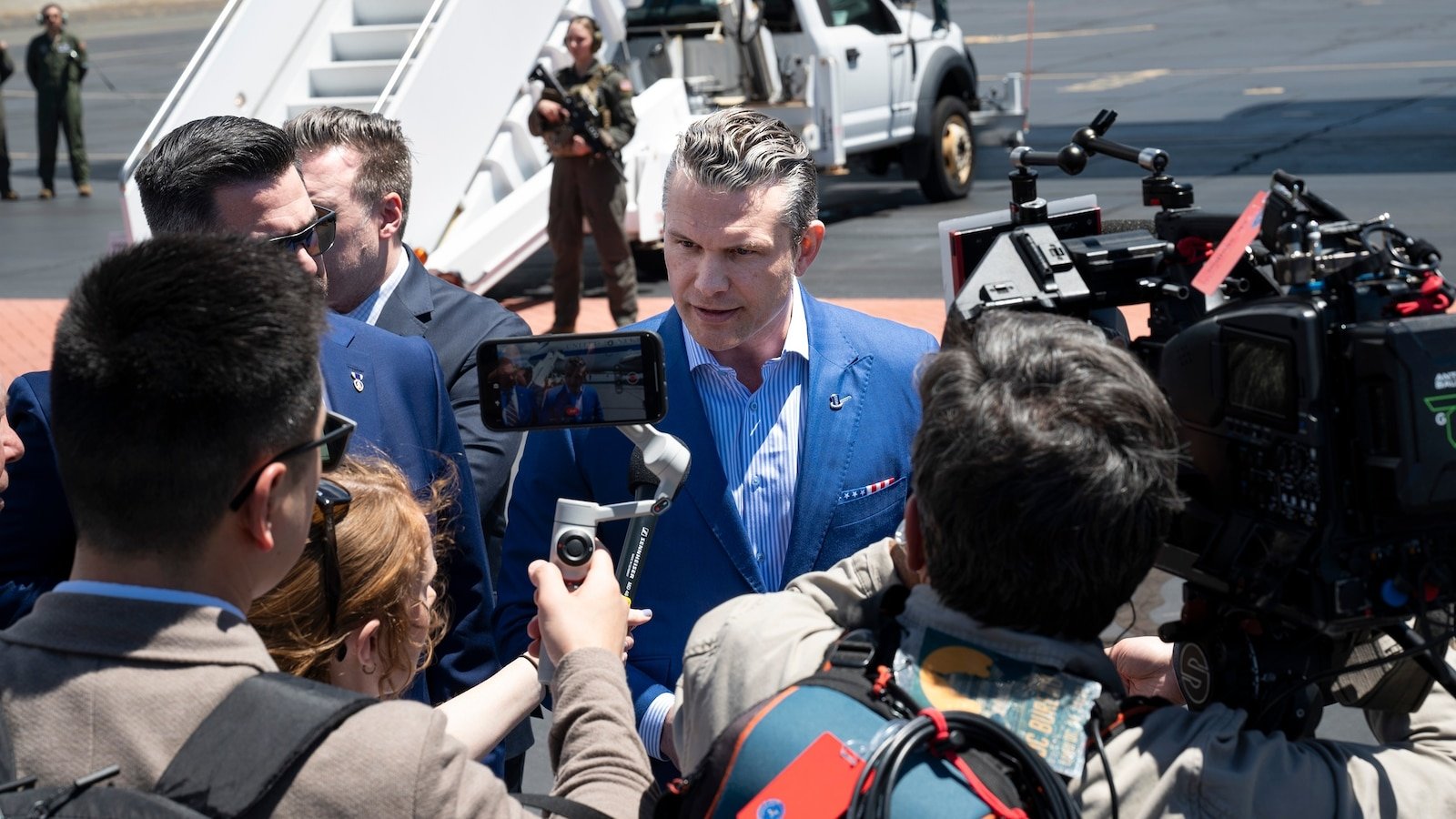 Judge orders the Trump administration to preserve the signaling chat in Yemen Strikes