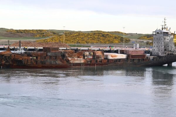 Load boat that crashed with the American oil tanker in the North Sea towed to the Scottish port of Aberdeen