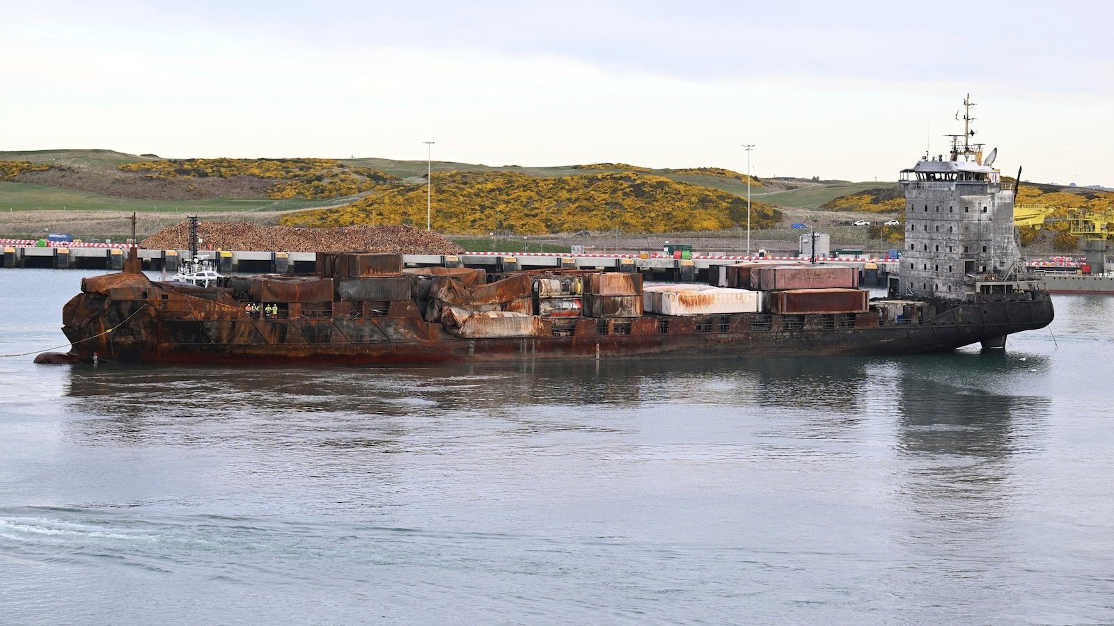 Load boat that crashed with the American oil tanker in the North Sea towed to the Scottish port of Aberdeen