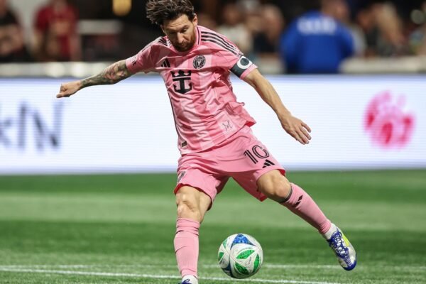 Messi outside the World Cup classification matches against Uruguay and Brazil