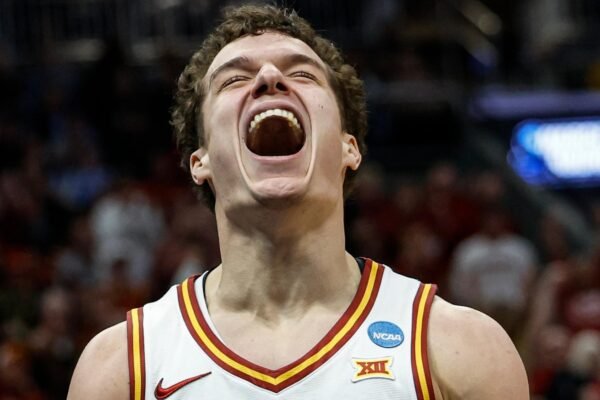Momcilovic is starring Iowa State Niquea Lipscomb 82-55 in the NCAA tournament