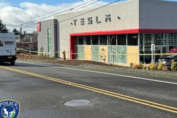 More shots at the Oregon Tesla concessionaire in vandalism in progress