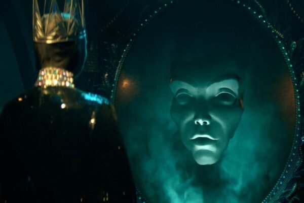 Review of the film: 'Snow White' is not poisoned apple but they don't whistle