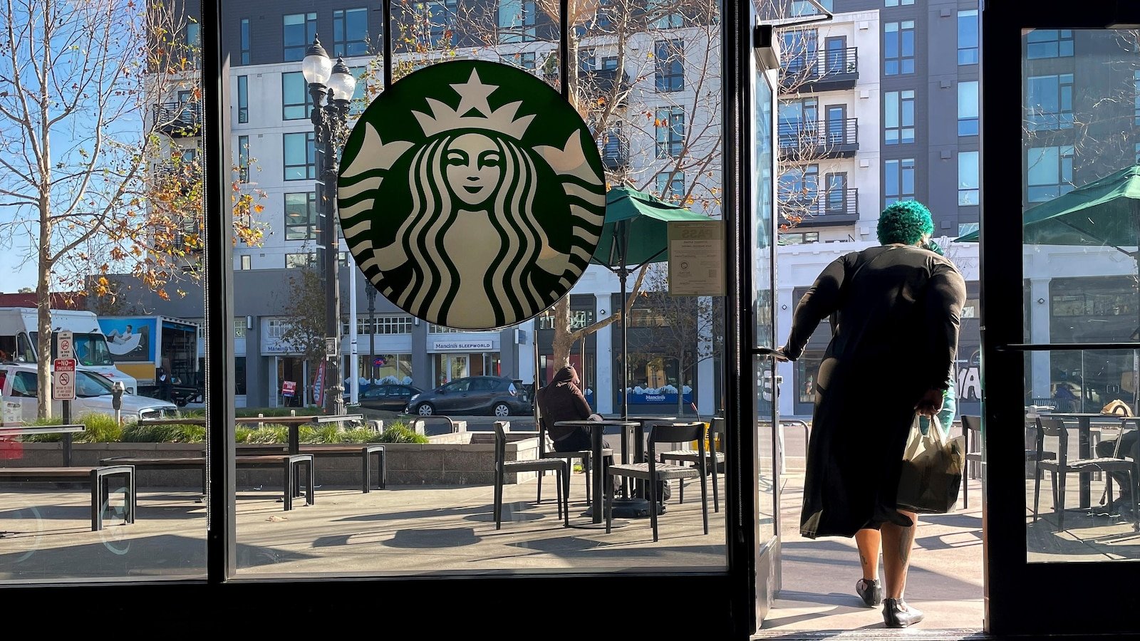 Starbucks brings to the new Chief of Finance as part of the response strategy