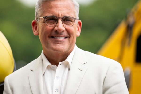 Steve Carell surprises high school students with free graduation tickets