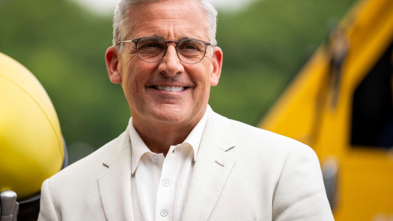 Steve Carell surprises high school students with free graduation tickets