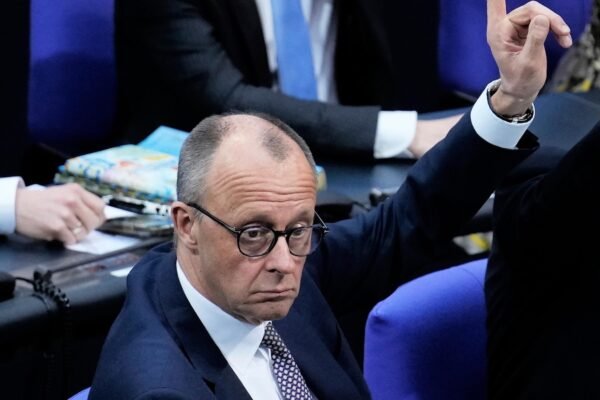 The German Parliament gives the final approval to the large defense and loan package