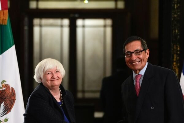 The Mexican Finance Minister, a remnant of the previous administration, renunciation and is replaced by deputy