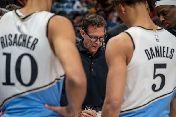 The Southeast Division of the NBA is fighting. There is still hope for Hawks, Magic and Heat.