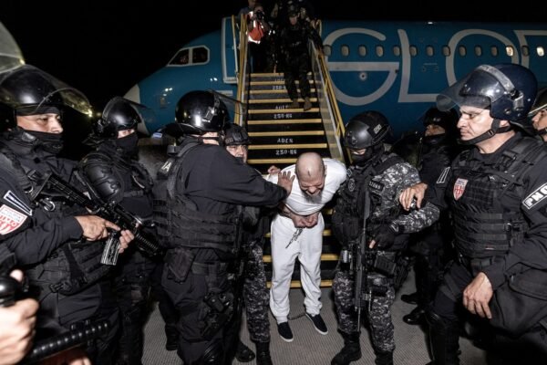 The Trump administration ignores the judge's order to change deportation aircraft: Fuentes