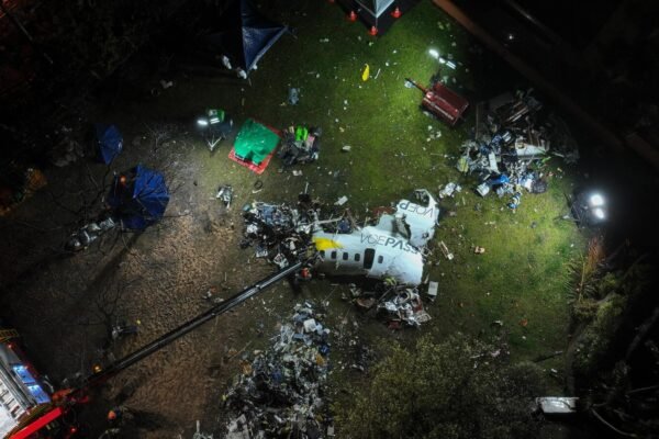 The authorities suspend the airline involved in the accident last year that killed 62