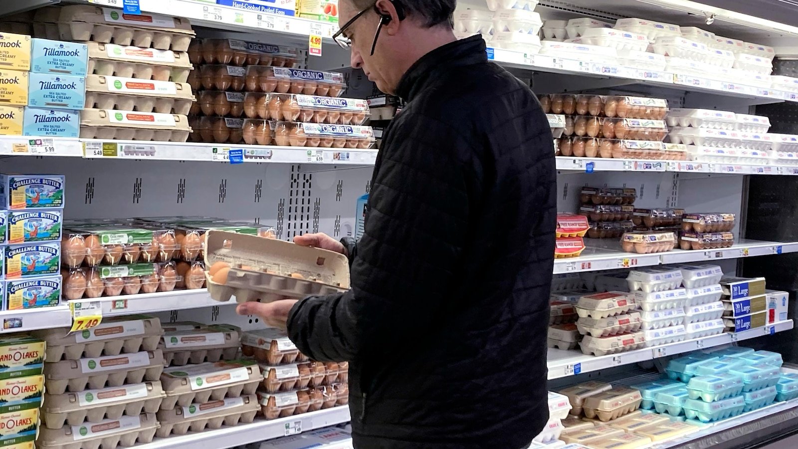 The commercial war threatens to revive the inflation that economists believe that they criticized more last month