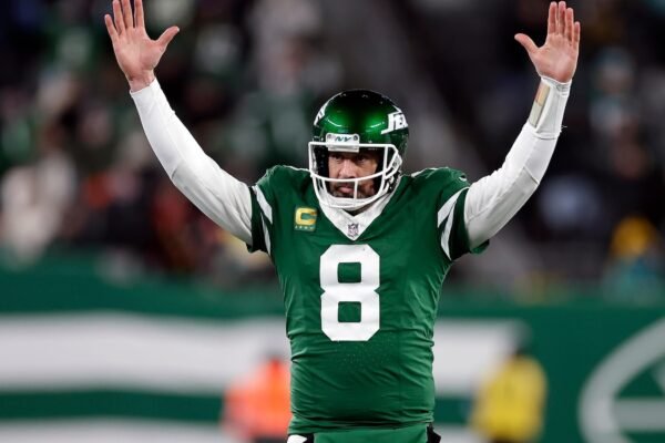 The jets release the field of Campo Aaron Rodgers, which is now a free agent for the first time