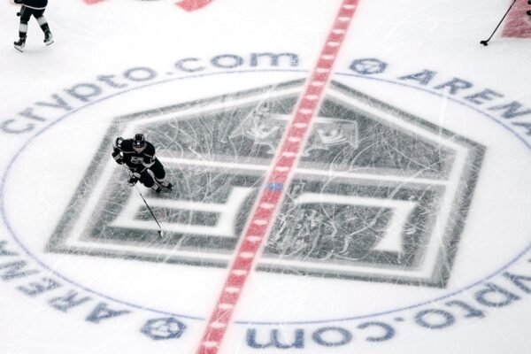 The kings apologize for selling scarves made in Türkiye at night Armenia