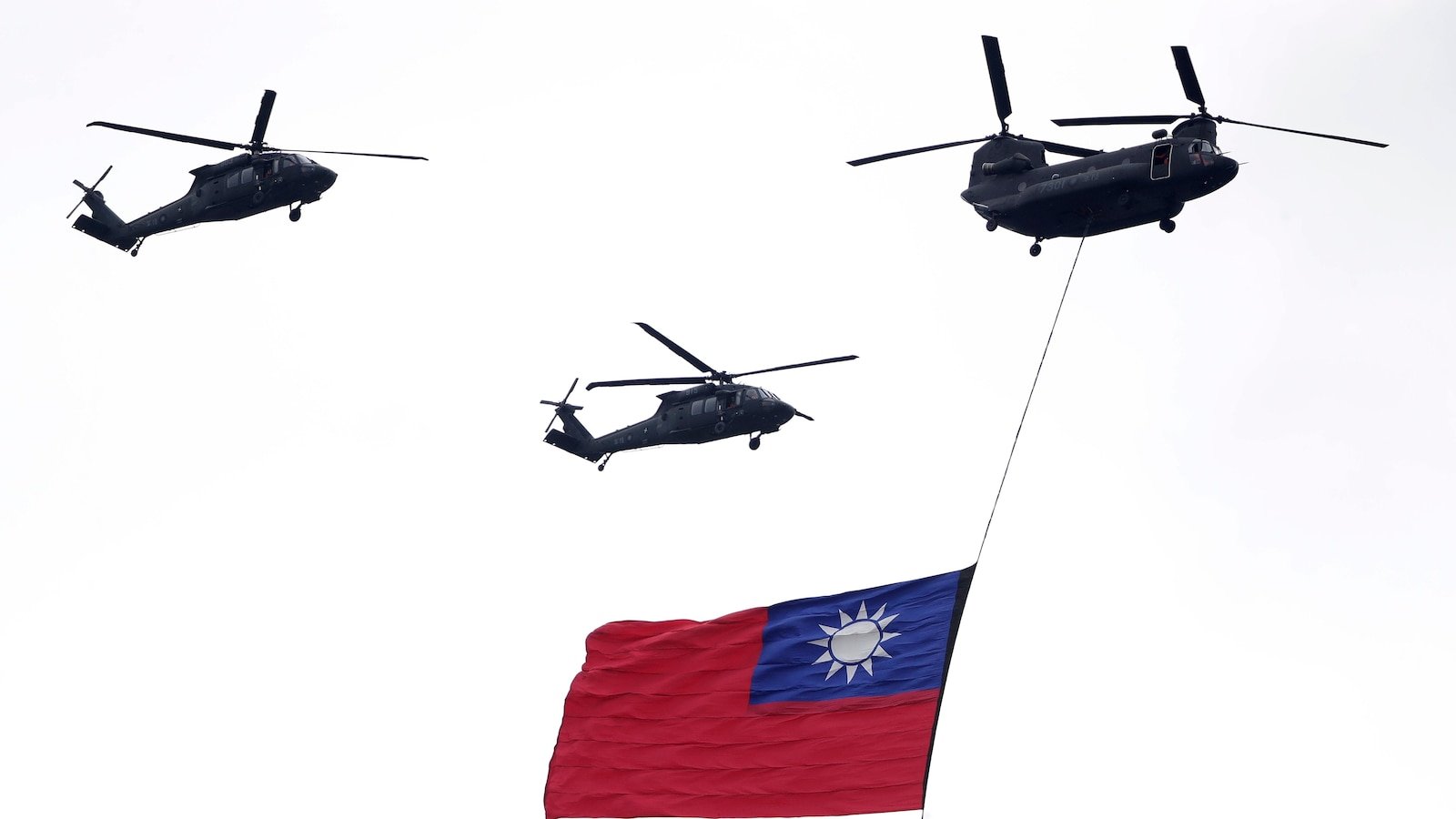 The president of Taiwan says that the defense budget will exceed 3% of GDP in military review