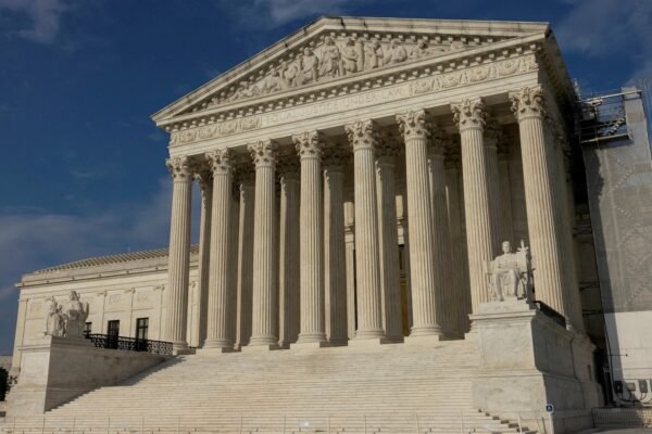 Trump asks the Supreme Court to intervene in blocks to his birth citizenship order