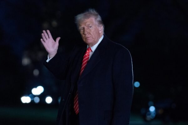 Trump says that countries that buy Venezuelan oil will face a 25% rate