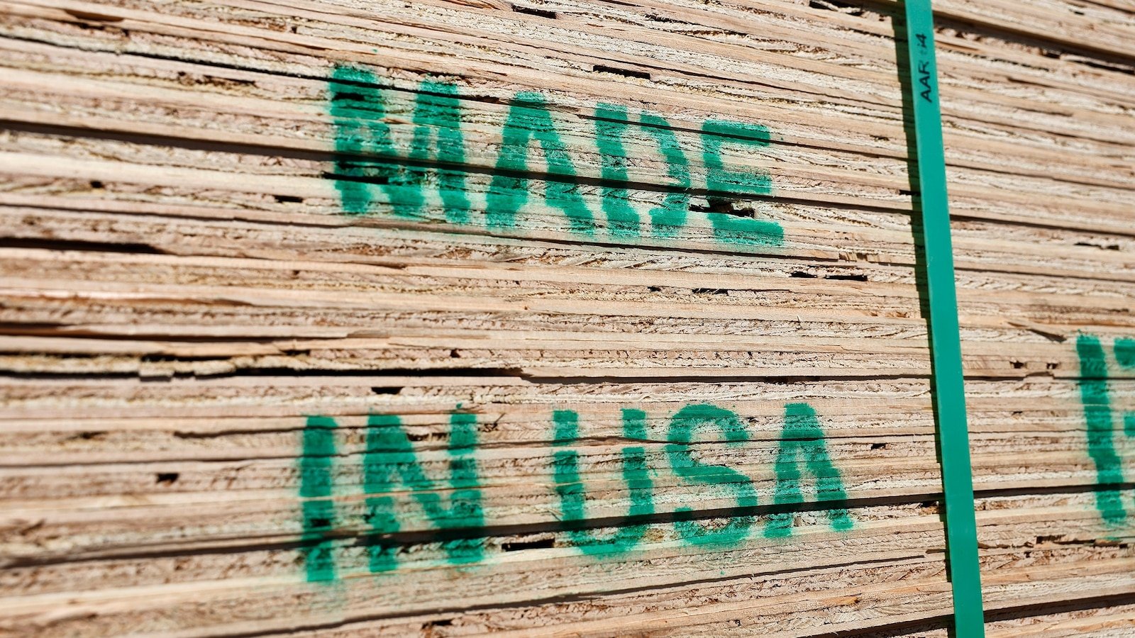 Trump tariffs could cause a recession, experts say. Here is how.