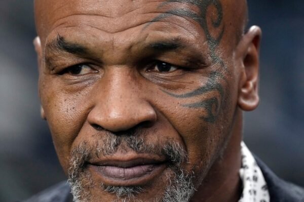 Woman falls demanding accusing the 1991 mike tyson boxing champion