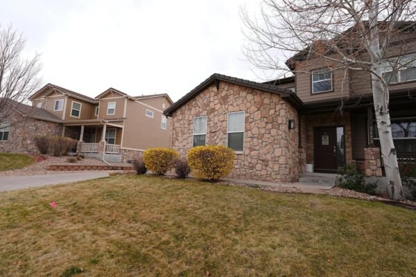 A woman was murdered after informing the stalking of an ex. Police say that her husband did it