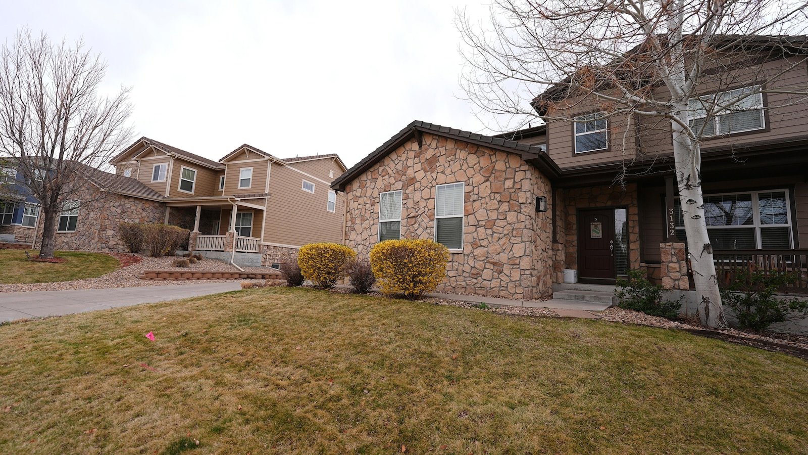 A woman was murdered after informing the stalking of an ex. Police say that her husband did it