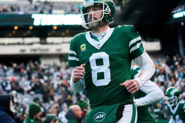 Aaron Rodgers says he has no hostage of teams while reflecting on his future in the NFL