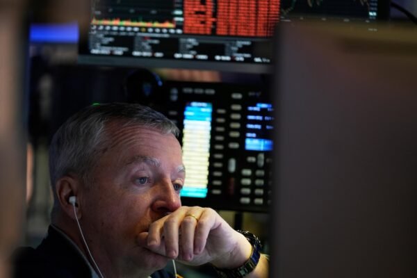 Another change of meaning: Trump reverses the rates that caused the collapse of the market, but companies remain baffled