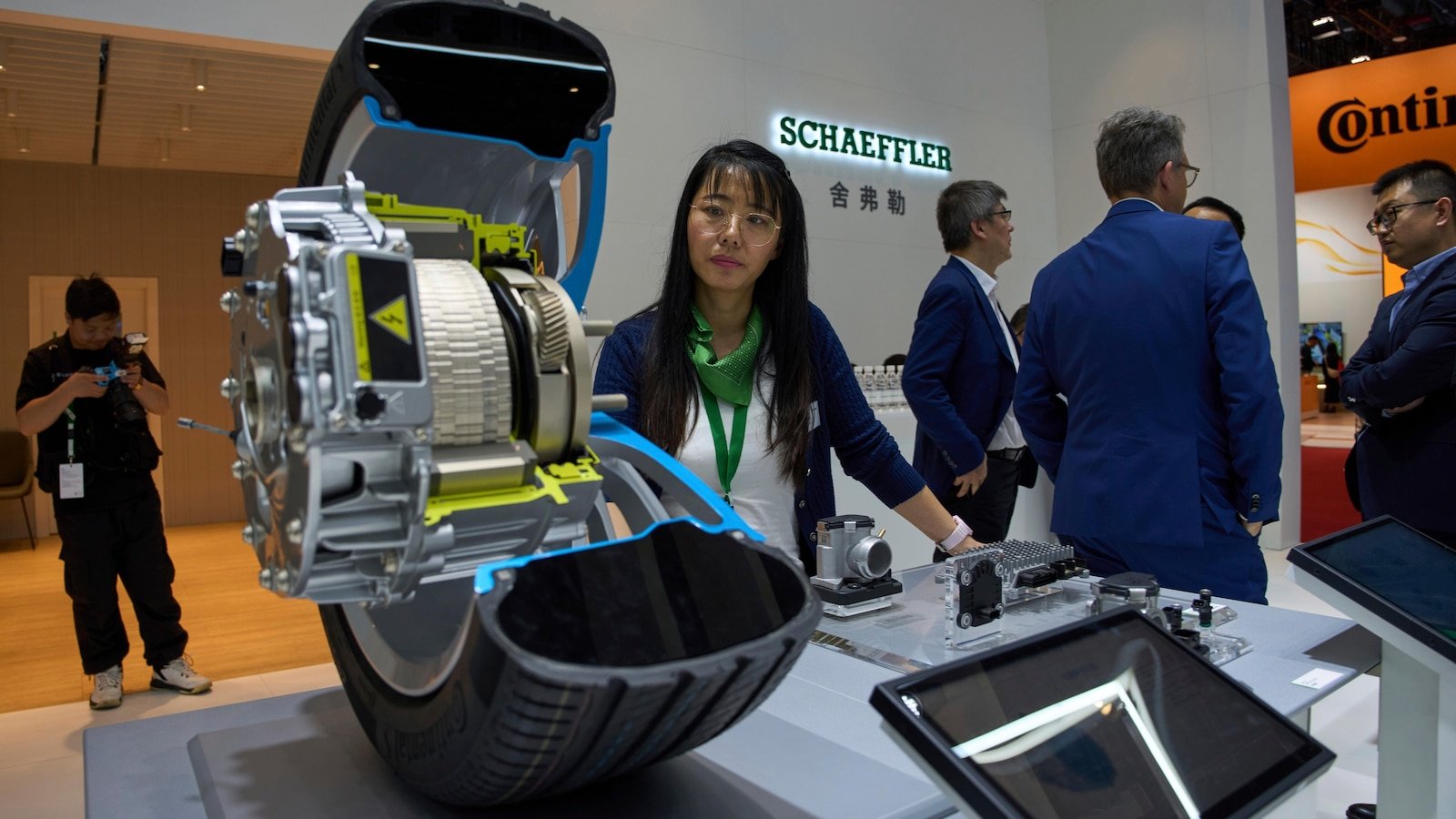 Automobile manufacturers focus on the global market, Shide to the United States for tariffs in Shanghai's auto show
