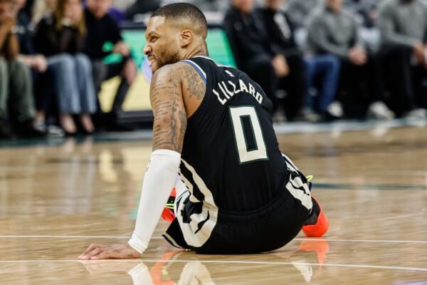 Bucks confirms that Damian Lillard has a torn Achilles tendon