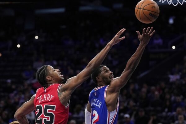 Bulls prepare for the NBA game game with a 122-102 victory over 76ers at the end of the regular season