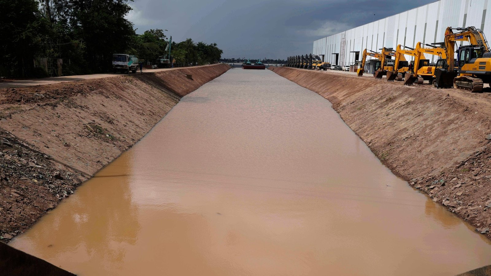 China, Cambodia ink Deal for massive channel projects that raise environmental concerns