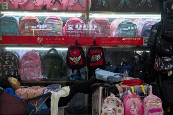 China exports jump 12.4% and imports fell when Trump pushed the highest American tariffs