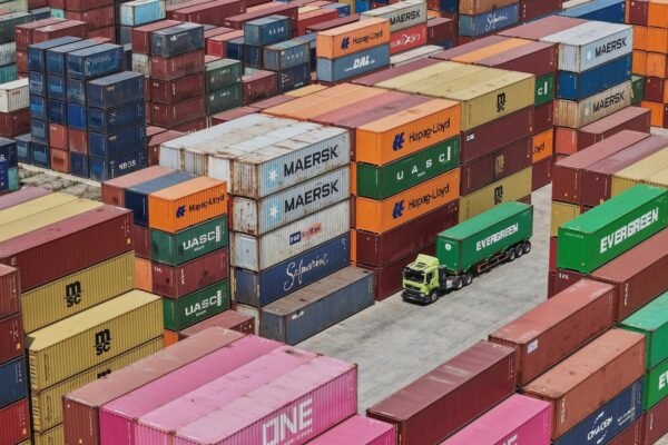 China says that 'will fight until the end' after Trump threatens to impose more rates