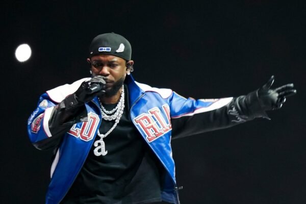 Drake complains about the performance of the Super Bowl 'No Like Us' by Kendrick Lamar in new defamation claims