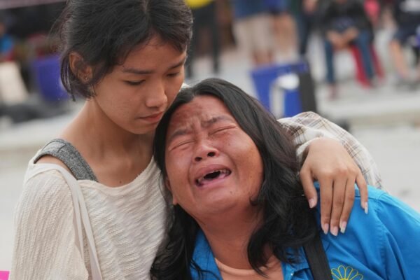 Families expect news from missing workers in the collapse of the Bangkok building site building