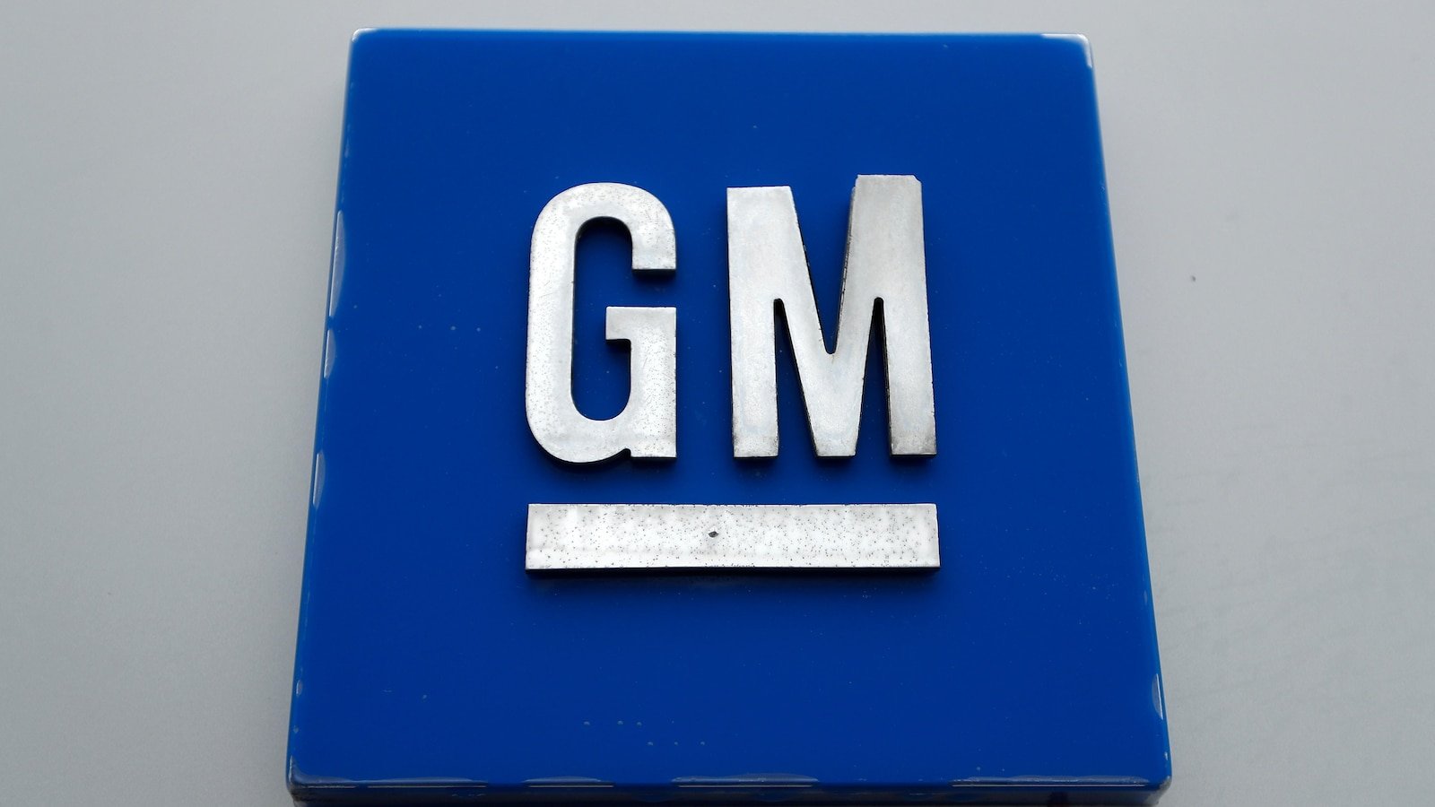 GM remembers almost 600,000 Cadillac, Chevrolet and GMC cars