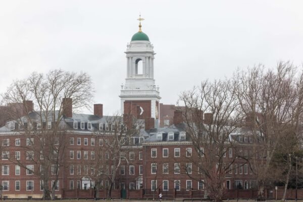 Harvard University rejects the demands of the Trump administration, risking billions in funds