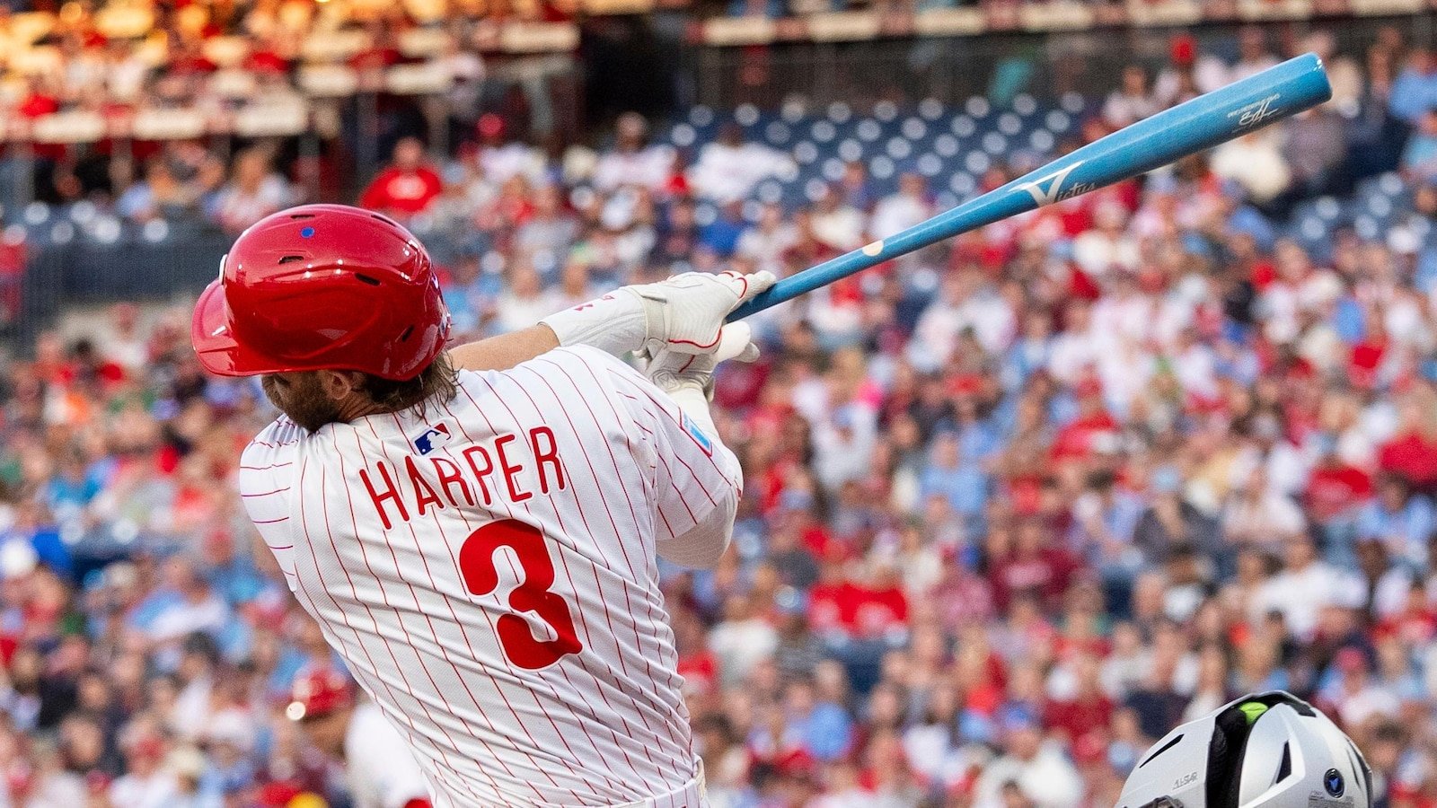He is a child! Phillies Slugger Bryce Harper USA Blue Bat to point out the creative revelation of gender gender for babies