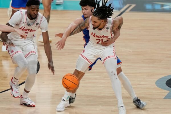 Houston on the wrong side of a sandy and ugly ending against Florida in the national title game