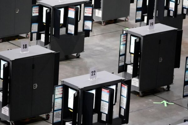 Judge in the long -term demand declines blocking the use of the Georgia voting system